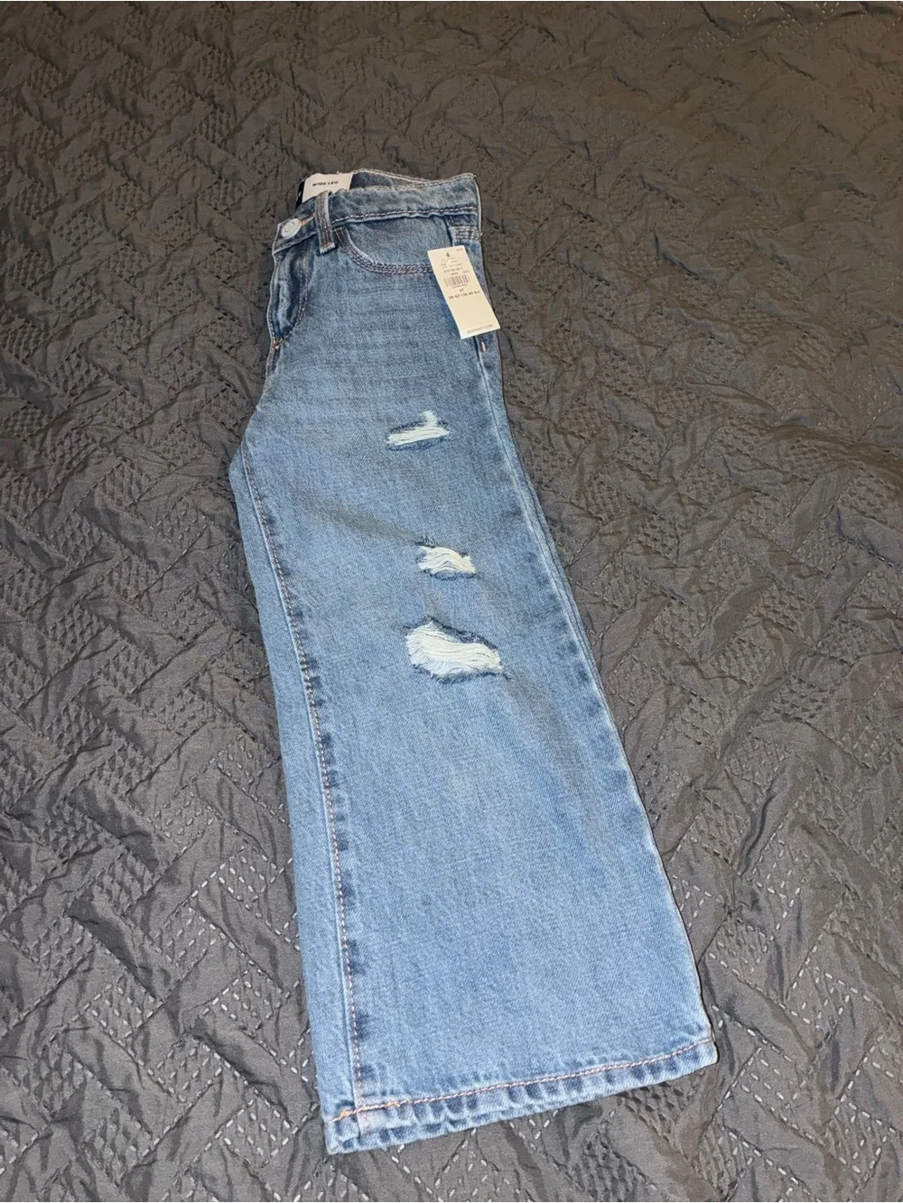 Old Navy Light Blue Denim Jeans with Contrast Stitching size 4 kids